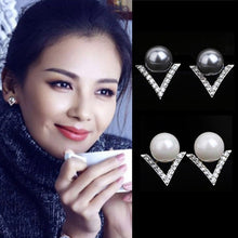 Load image into Gallery viewer, Simulated Pearl Earrings
