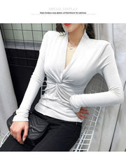 Load image into Gallery viewer, V-neck Cross Kink Long-sleeved T-shirt
