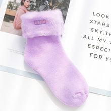 Load image into Gallery viewer, Women&#39;s Seamless Thermal  Socks
